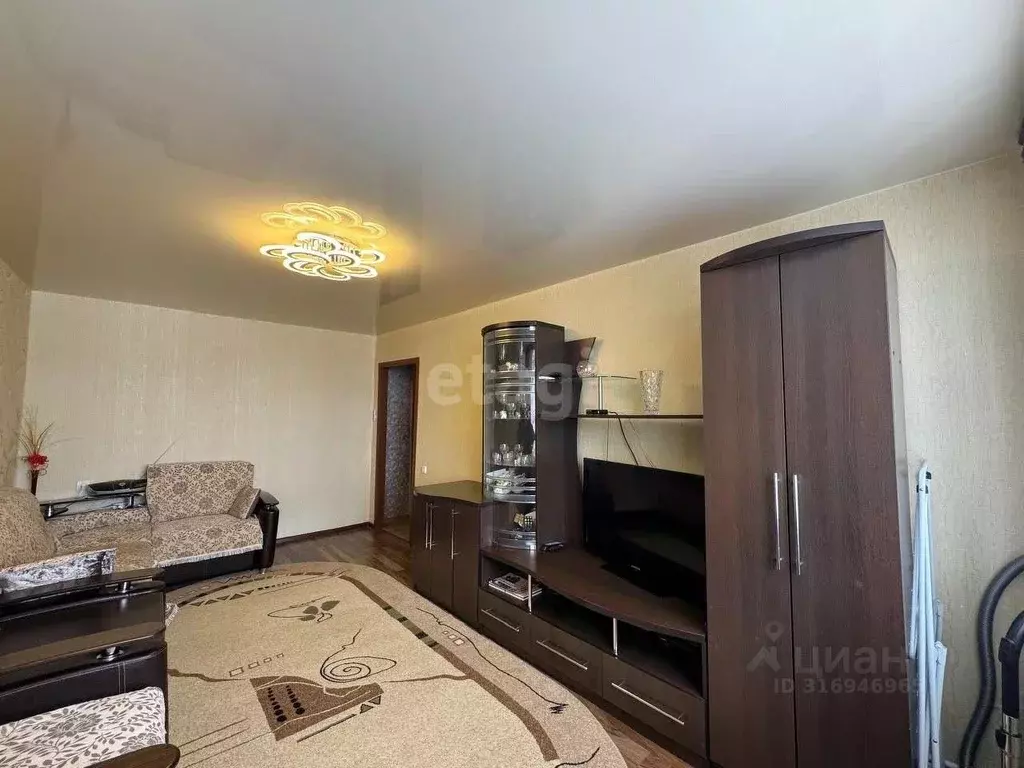 3-к кв. Карачаево-Черкесия, Черкесск Красноармейская ул., 67А (70.1 м) - Фото 0