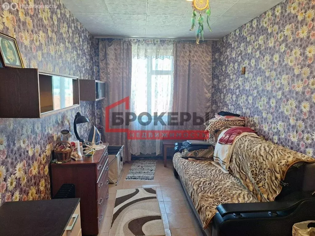 3-комнатная квартира: Севастополь, Батумская улица, 34 (61.9 м) - Фото 0