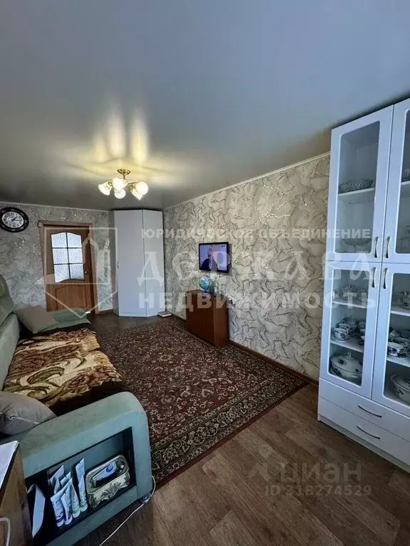 3-к кв. Кемеровская область, Ленинск-Кузнецкий ул. Гагарина, 8 (57.0 ... - Фото 0