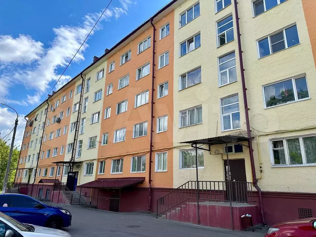 Комната 22,1 м в 4-к., 2/5 эт. - Фото 0