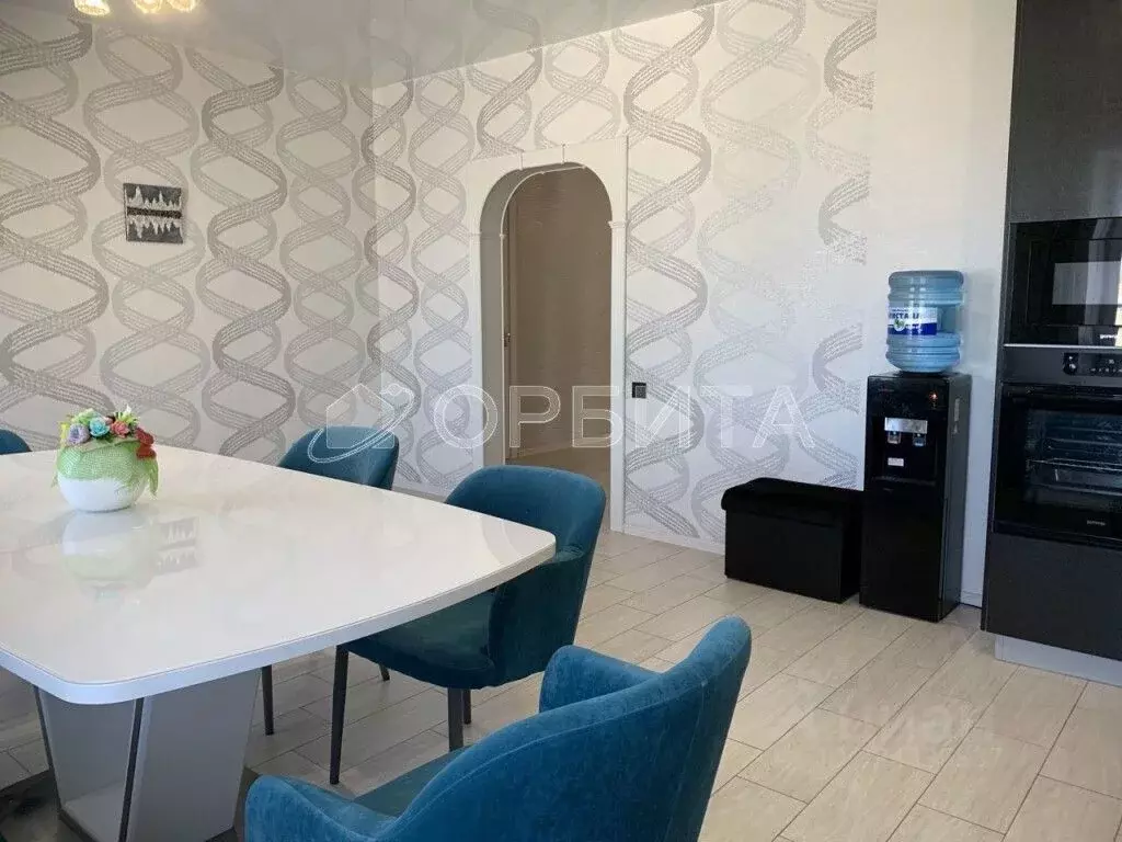 4-к кв. Тюменская область, Тюмень ул. Республики, 86к1 (150.3 м) - Фото 2