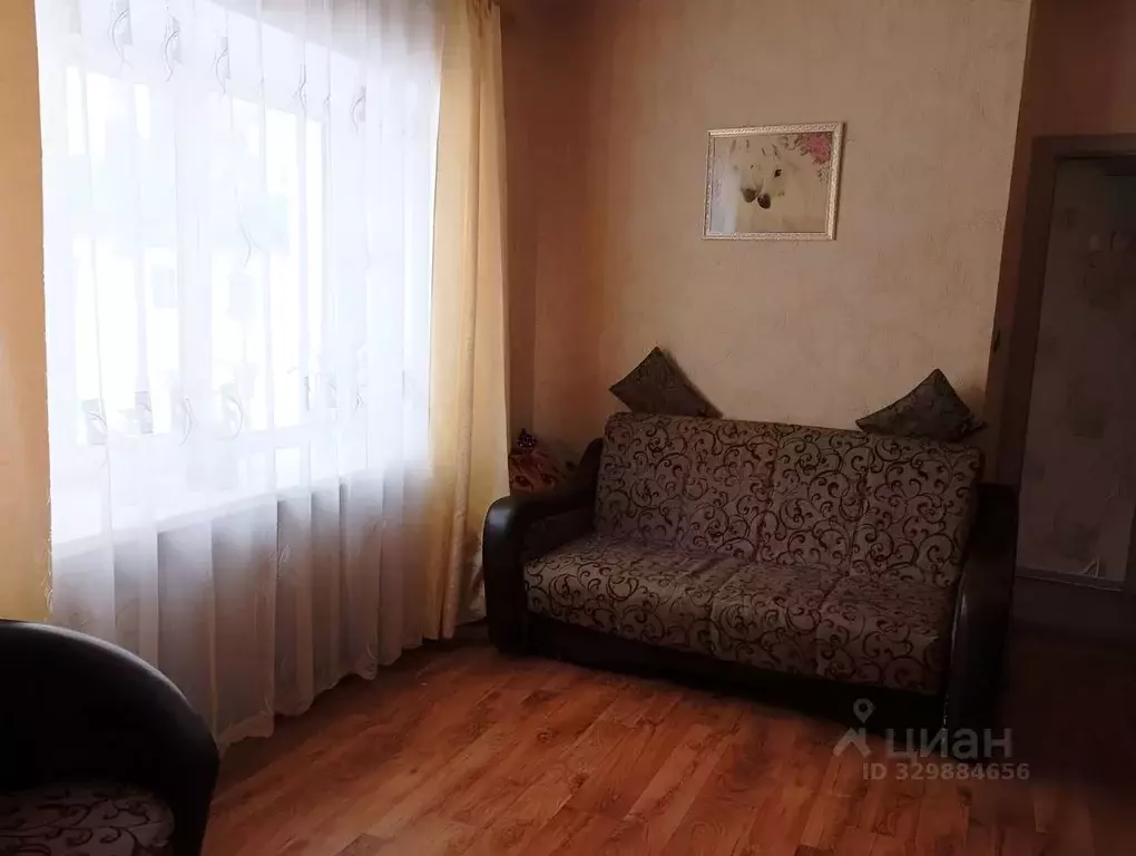 2-к кв. Томская область, Стрежевой 2-й мкр, 225 (39.9 м) - Фото 1