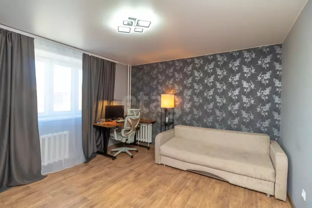 2-к кв. Тюменская область, Тюмень ул. Западносибирская, 2 (53.2 м) - Фото 1