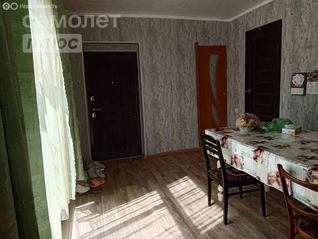 3-комнатная квартира: Камызяк, улица Олега Кошевого, 10 (95 м) - Фото 1