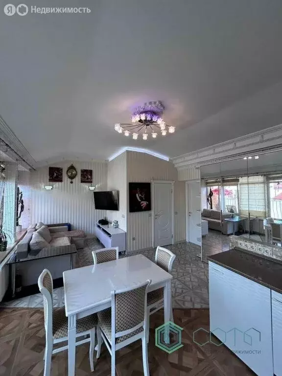 2-комнатная квартира: Калининград, улица Аксакова, 104А (50 м) - Фото 1