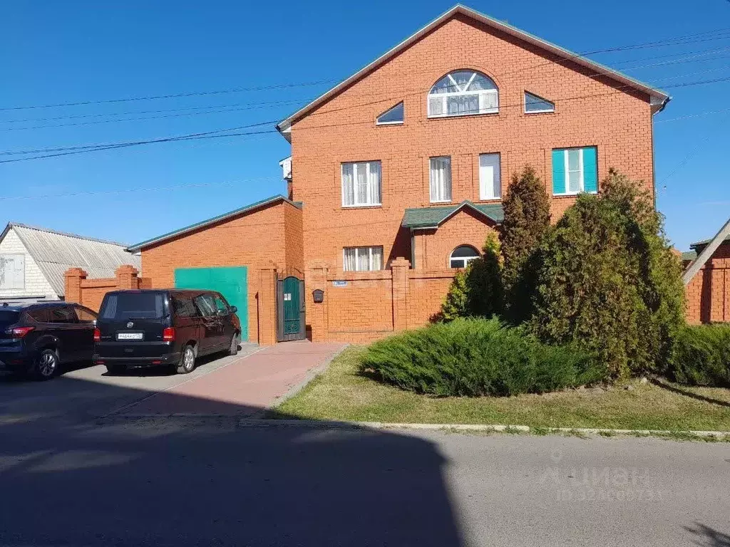 Дом в Воронежская область, Каменка пгт ул. Солодухина, 9 (400 м) - Фото 1