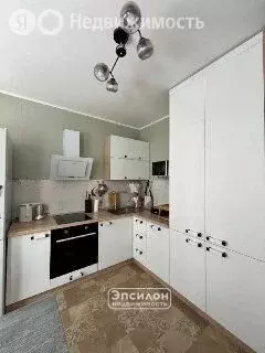 2-комнатная квартира: Курск, проспект Вячеслава Клыкова, 70 (58 м) - Фото 1