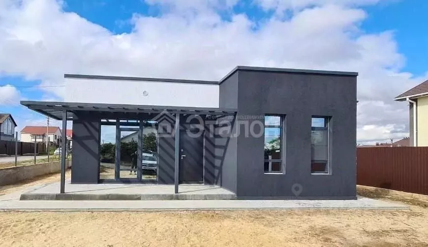 Дом в Волгоградская область, Волгоград Дунайская ул., 54 (115 м) - Фото 1