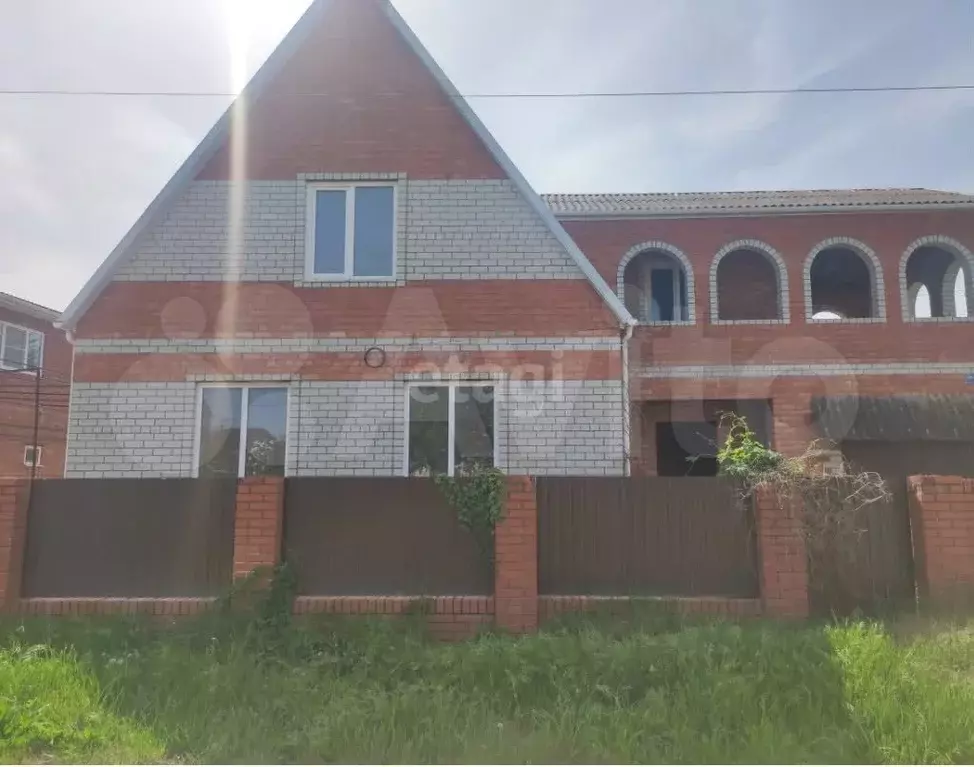 Дом 250 м на участке 8 сот. - Фото 0