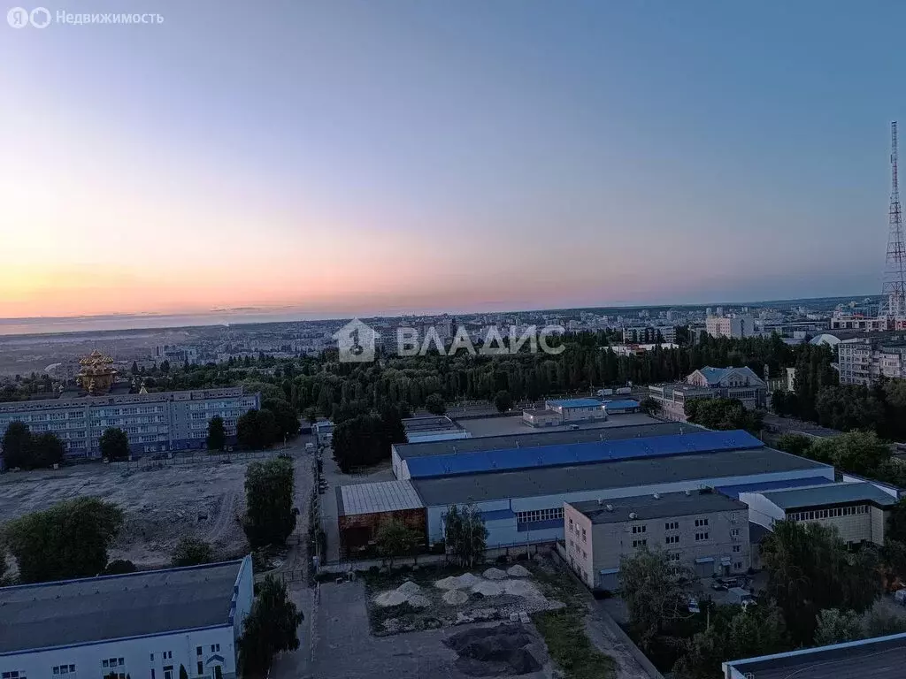 3-комнатная квартира: Белгород, улица Шаландина, 4к1 (75 м) - Фото 1