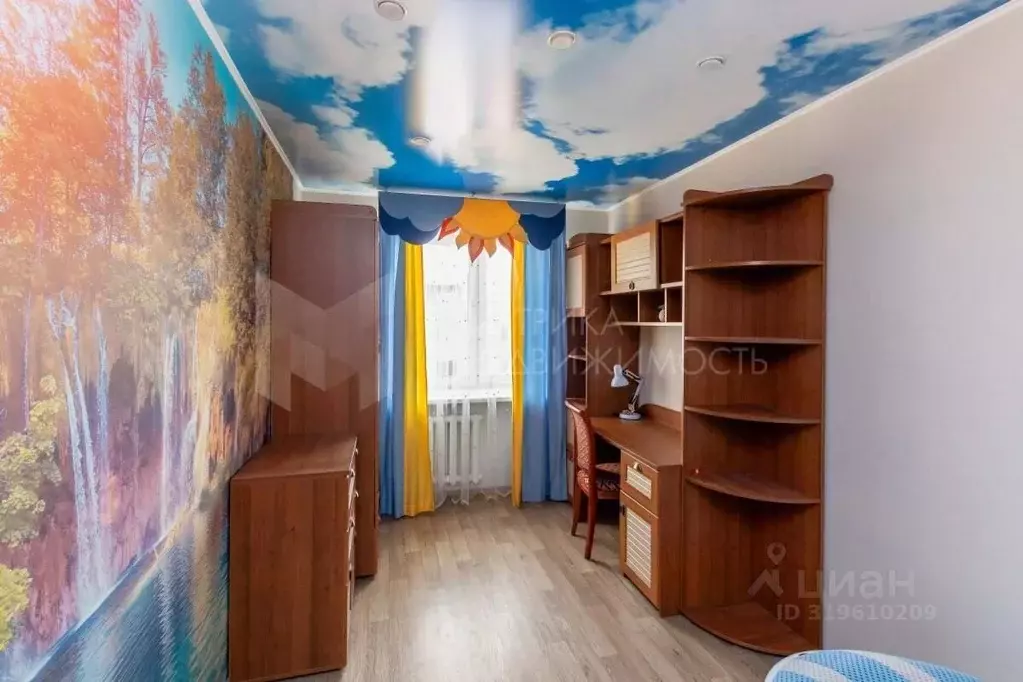 2-к кв. Тюменская область, Тюмень ул. Максима Горького, 10 (73.9 м) - Фото 0