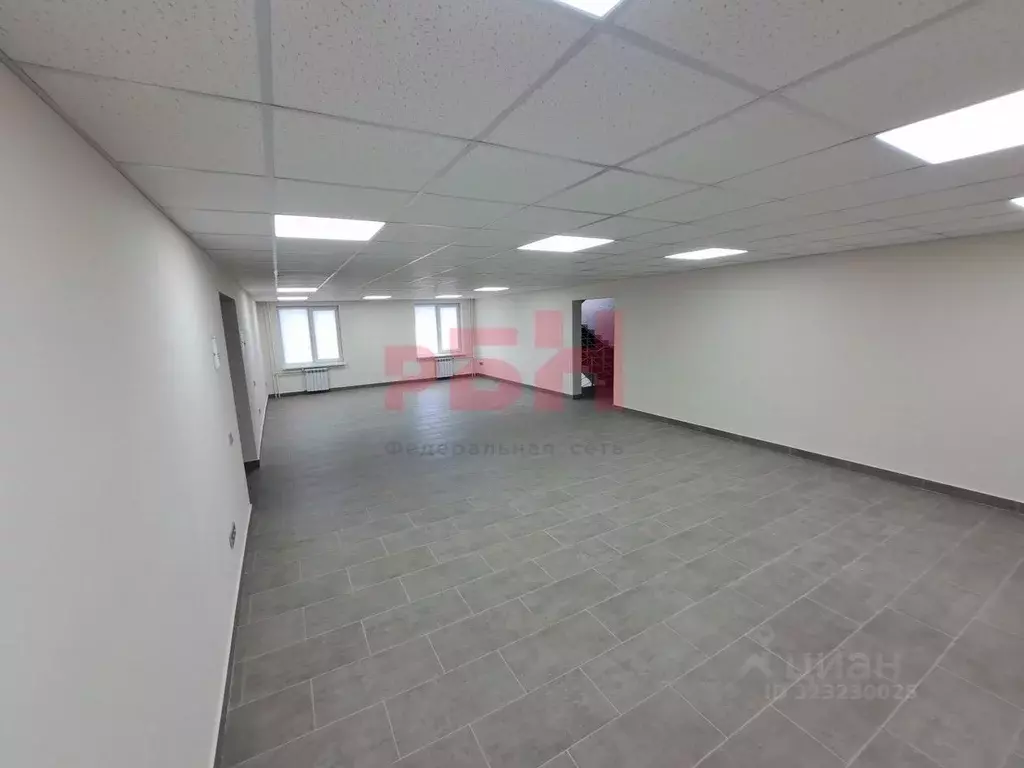 Офис в Свердловская область, Екатеринбург ул. Чистопольская, 9 (250 м) - Фото 1