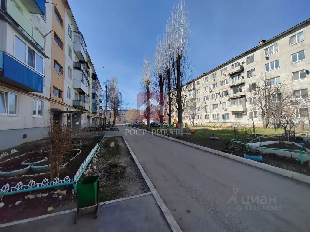 3-к кв. Саратовская область, Красноармейск 5-й мкр, 8 (58.7 м) - Фото 1