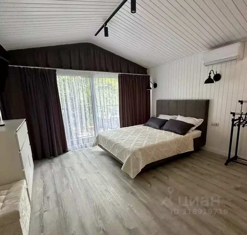 Дом в Краснодарский край, Геленджик ул. Писарева, 1 (48 м) - Фото 0