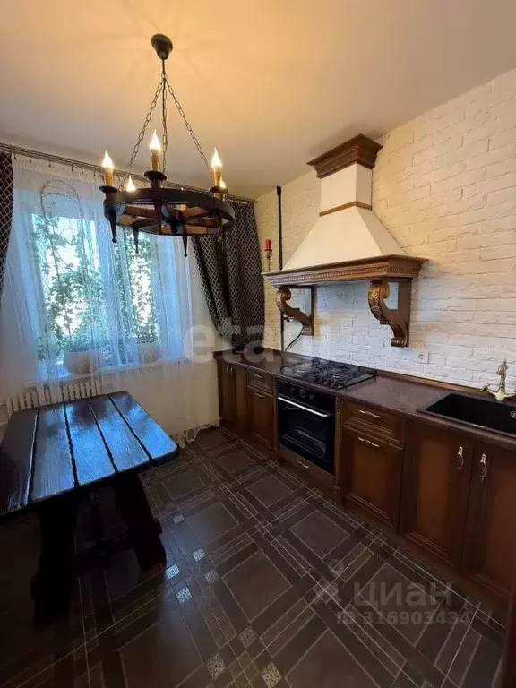 3-к кв. Белгородская область, Губкин ул. Королева, 16 (71.5 м) - Фото 0