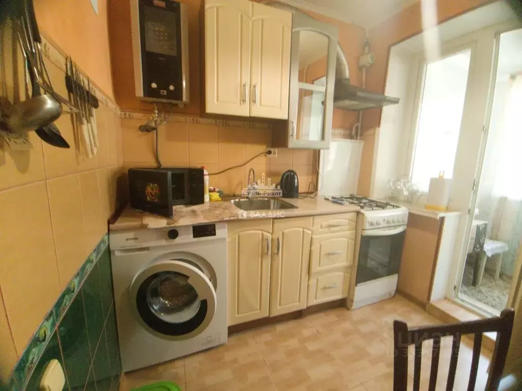 2-к кв. Крым, Керчь ул. Лейтенанта Бувина, 6 (43.7 м) - Фото 1