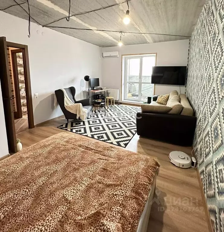 3-к кв. Волгоградская область, Волгоград ул. Кирова, 101 (78.0 м) - Фото 1