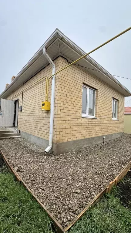 Дом в Краснодарский край, Динской район, Южно-Кубанское с/пос, пос. ... - Фото 1