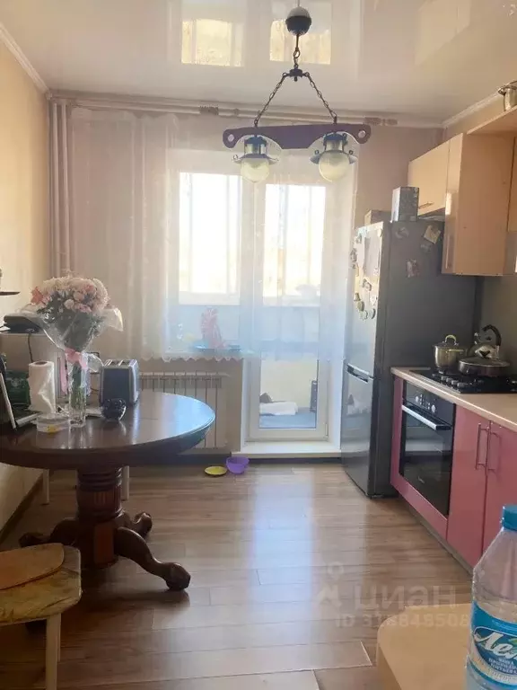 3-к кв. Омская область, Омск Взлетная ул., 4 (65.0 м) - Фото 0