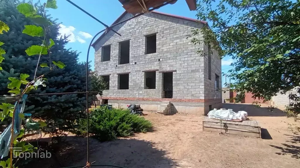 Дом в Астраханская область, Наримановский район, пос. Трусово ул. ... - Фото 1