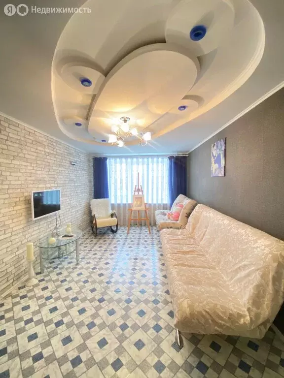 3-комнатная квартира: Воткинск, улица Степана Разина, 5 (62 м) - Фото 1