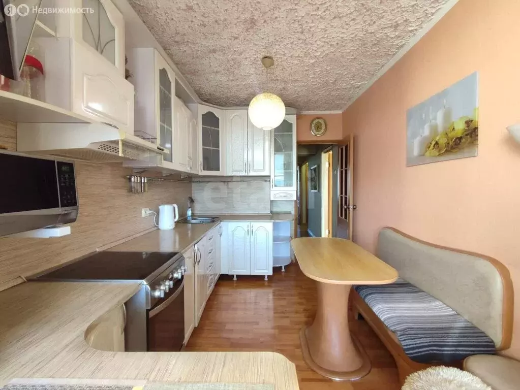 3-комнатная квартира: Петропавловск-Камчатский, улица Ларина, 27/1 ... - Фото 2