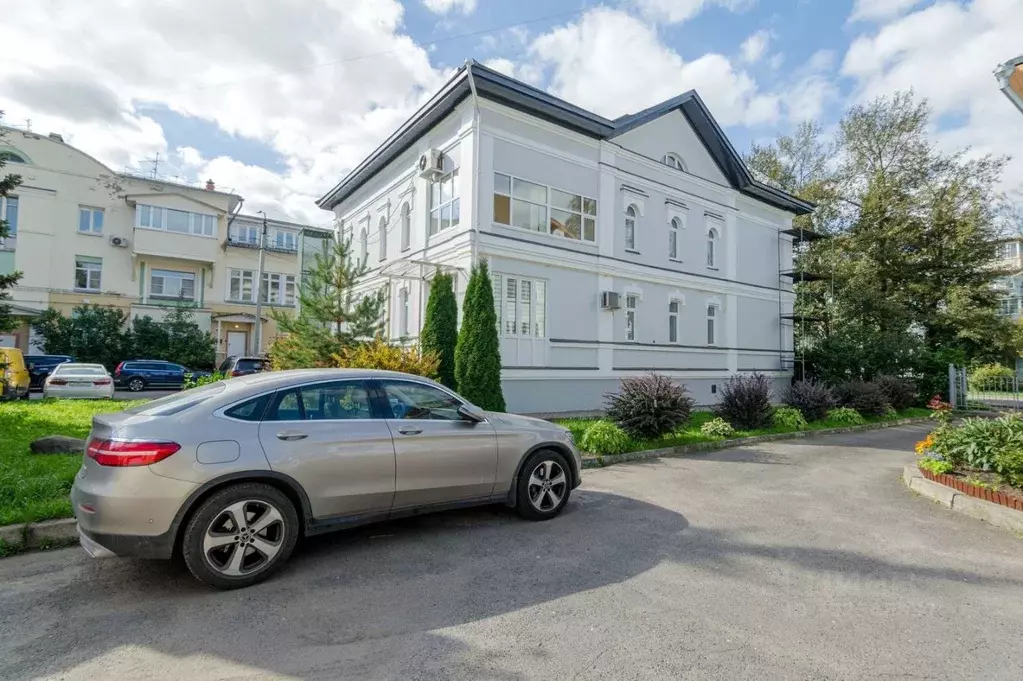 4-к кв. Вологодская область, Вологда ул. Добролюбова, 12 (301.9 м) - Фото 1