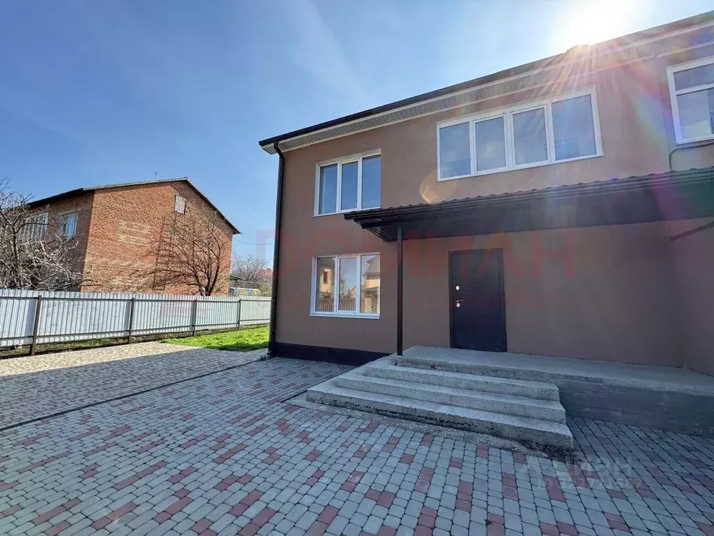 Таунхаус в Ростовская область, Новочеркасск ул. Казачья, 14 (164 м) - Фото 1