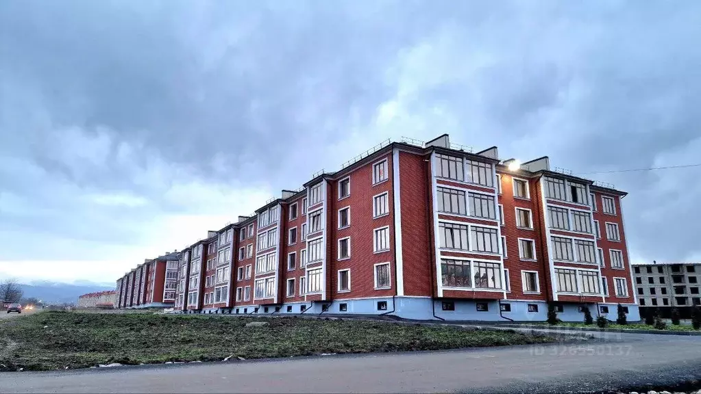 3-к кв. Кабардино-Балкария, Нальчик ул. Шогенова, 79 (90.0 м) - Фото 1