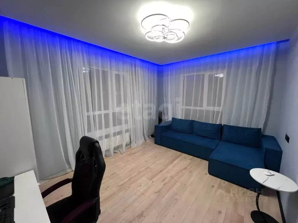 2-к кв. Крым, Симферополь просп. Александра Суворова (47.3 м) - Фото 2