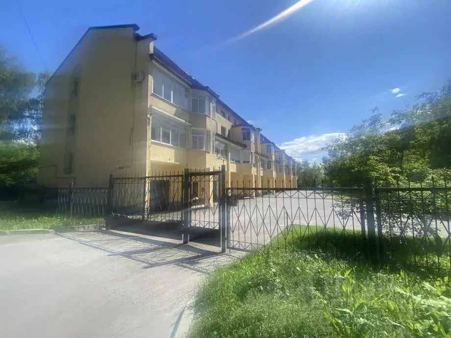 5-к кв. Пермский край, Березники ул. Пятилетки, 24А (320.3 м) - Фото 0