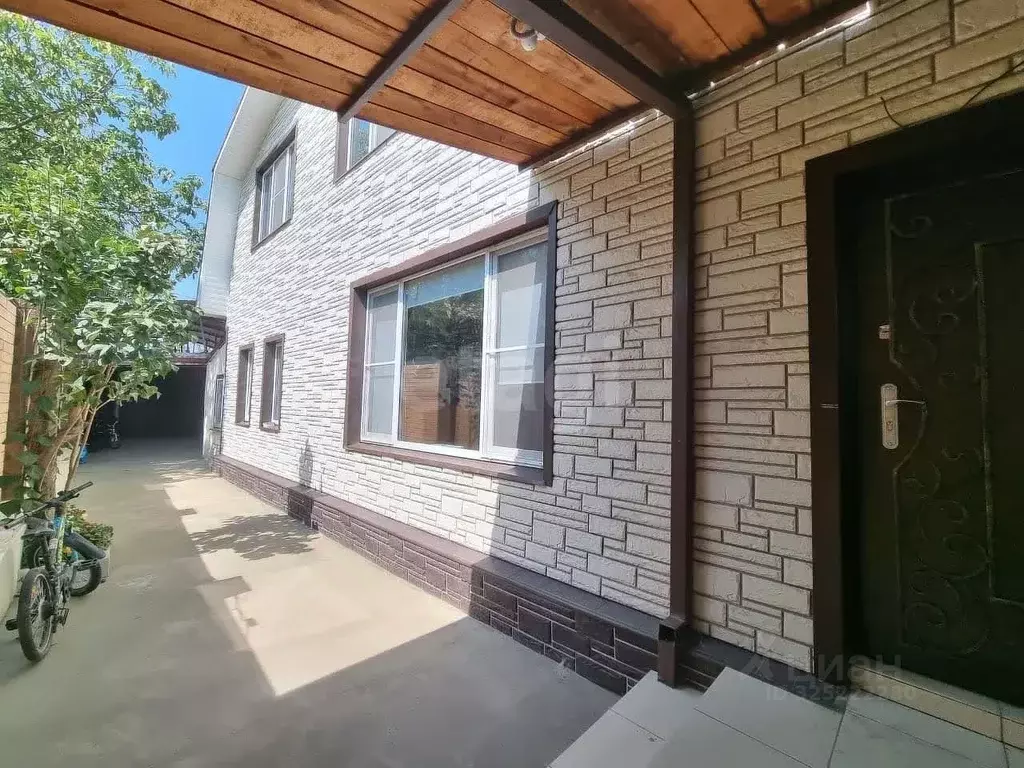 Дом в Адыгея, Майкоп Привокзальная ул. (249 м) - Фото 1