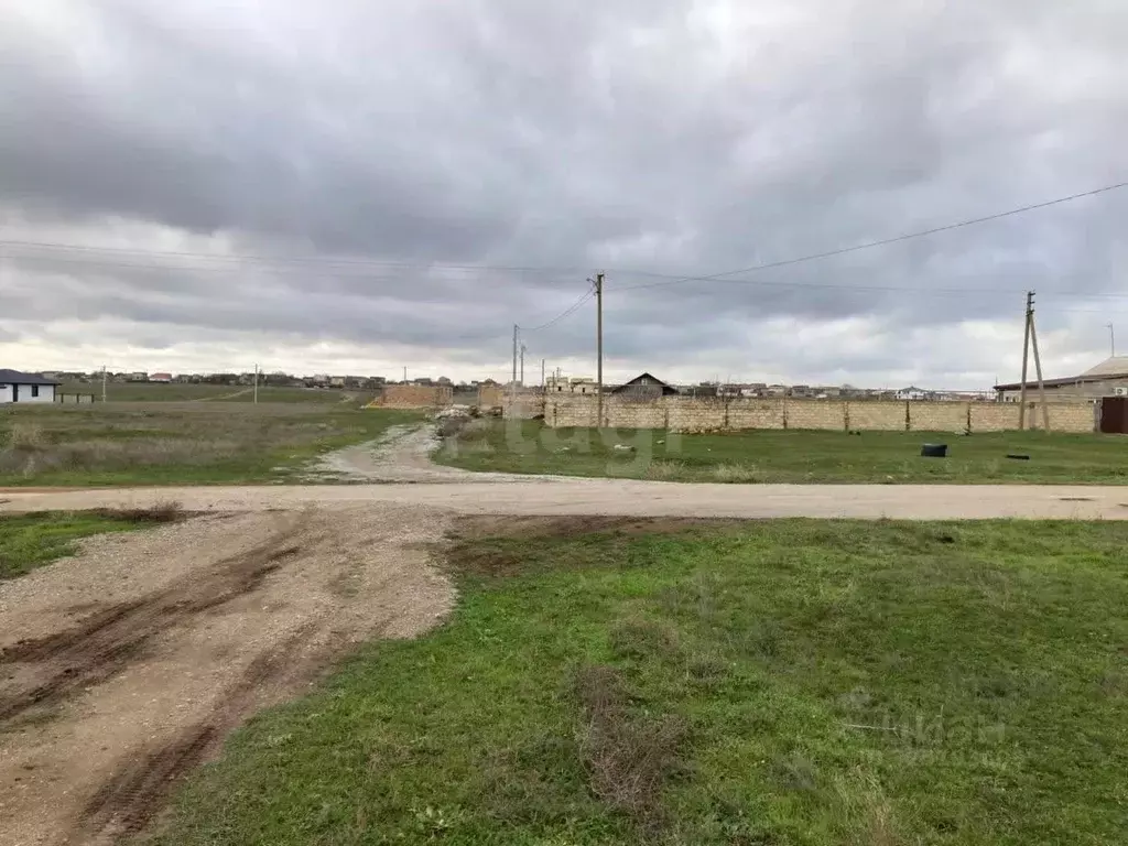 Участок в Крым, Сакский район, Суворовское с/пос, с. Великое ул. ... - Фото 1