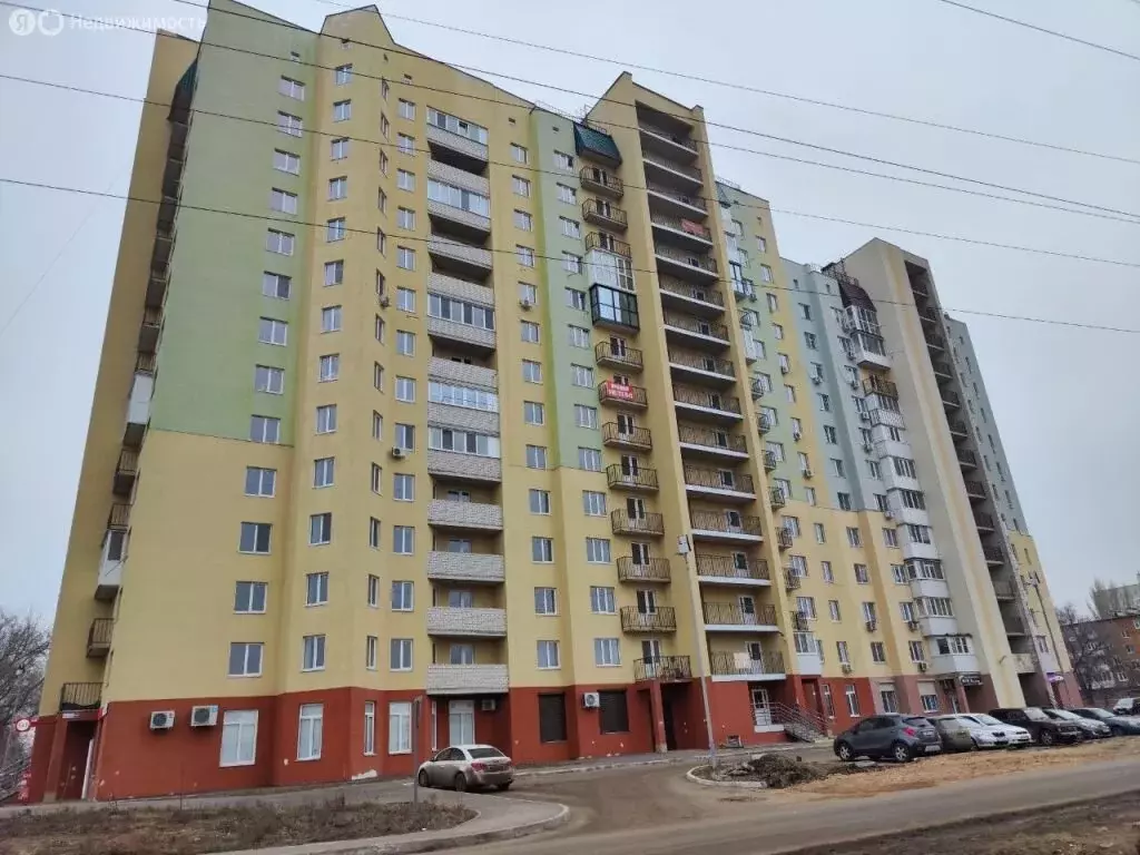 3-комнатная квартира: Энгельс, посёлок Новое Осокорье, Краснознамённая ... - Фото 1