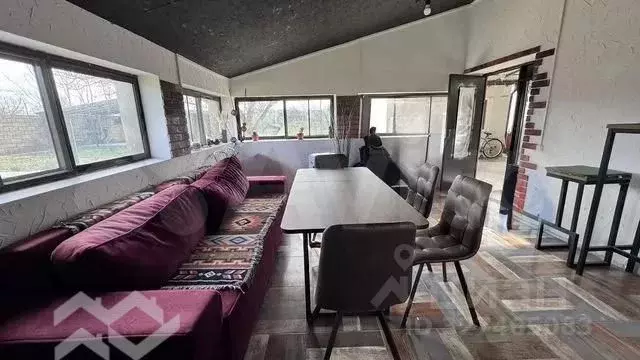 Дом в Крым, Черноморский район, Далековское с/пос, с. Зоряное ул. ... - Фото 1