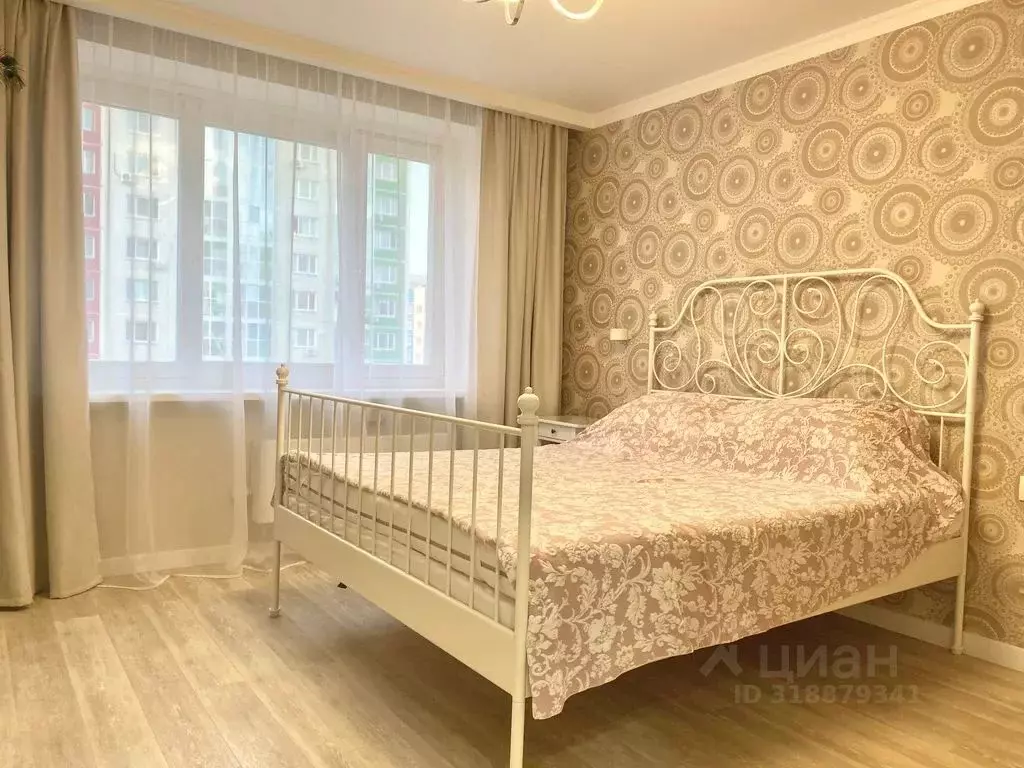 2-к кв. Тюменская область, Тюмень ул. Павла Шарова, 7к2 (58.0 м) - Фото 0