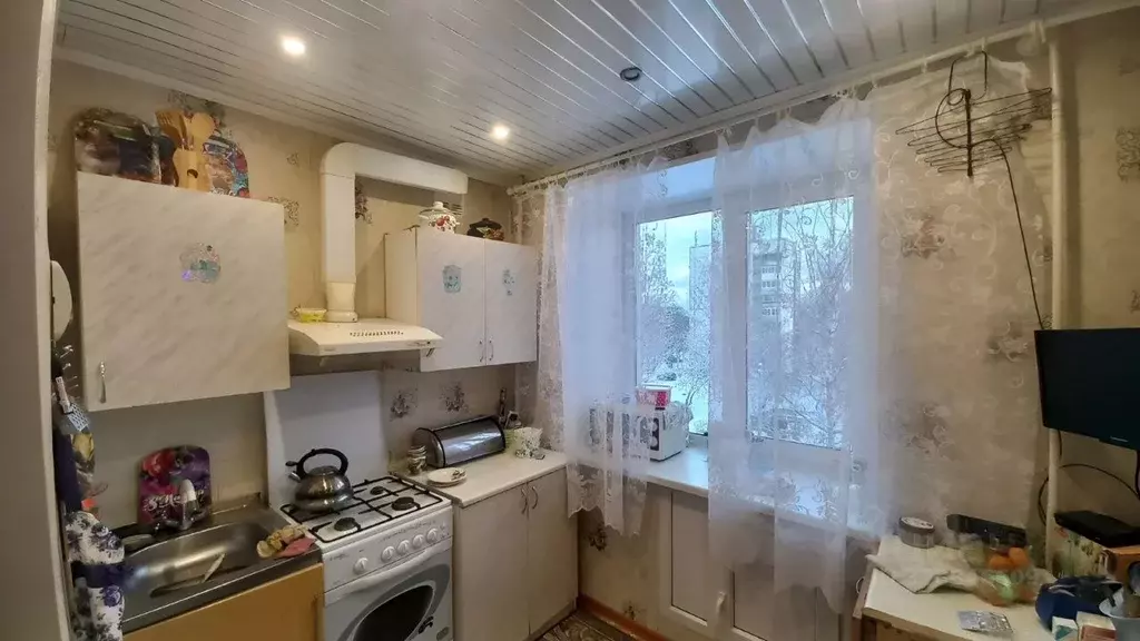 3-к кв. Ленинградская область, Тихвин 4-й мкр, 26 (57.0 м) - Фото 1