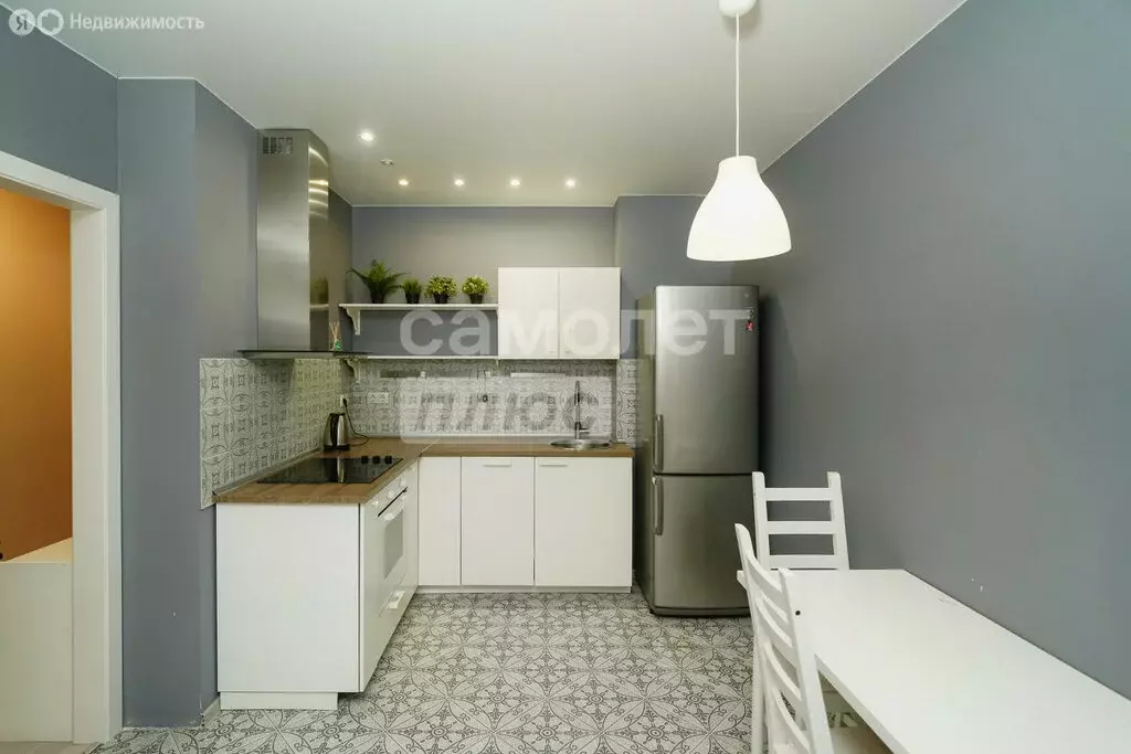 2-комнатная квартира: Омск, улица Ватутина, 18 (66.6 м) - Фото 1