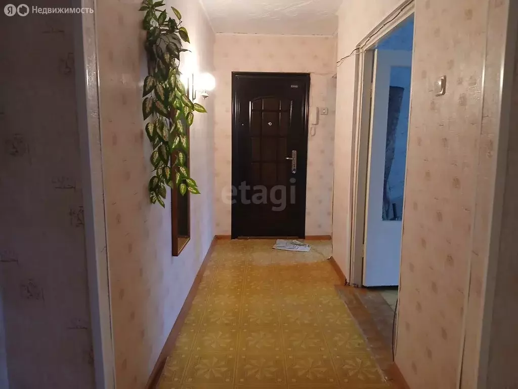 3-комнатная квартира: Златоуст, квартал имени А.М. Матросова, 6 (68.6 ... - Фото 2