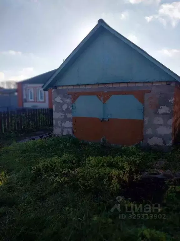 Дом в Белгородская область, Старооскольский городской округ, с. ... - Фото 1