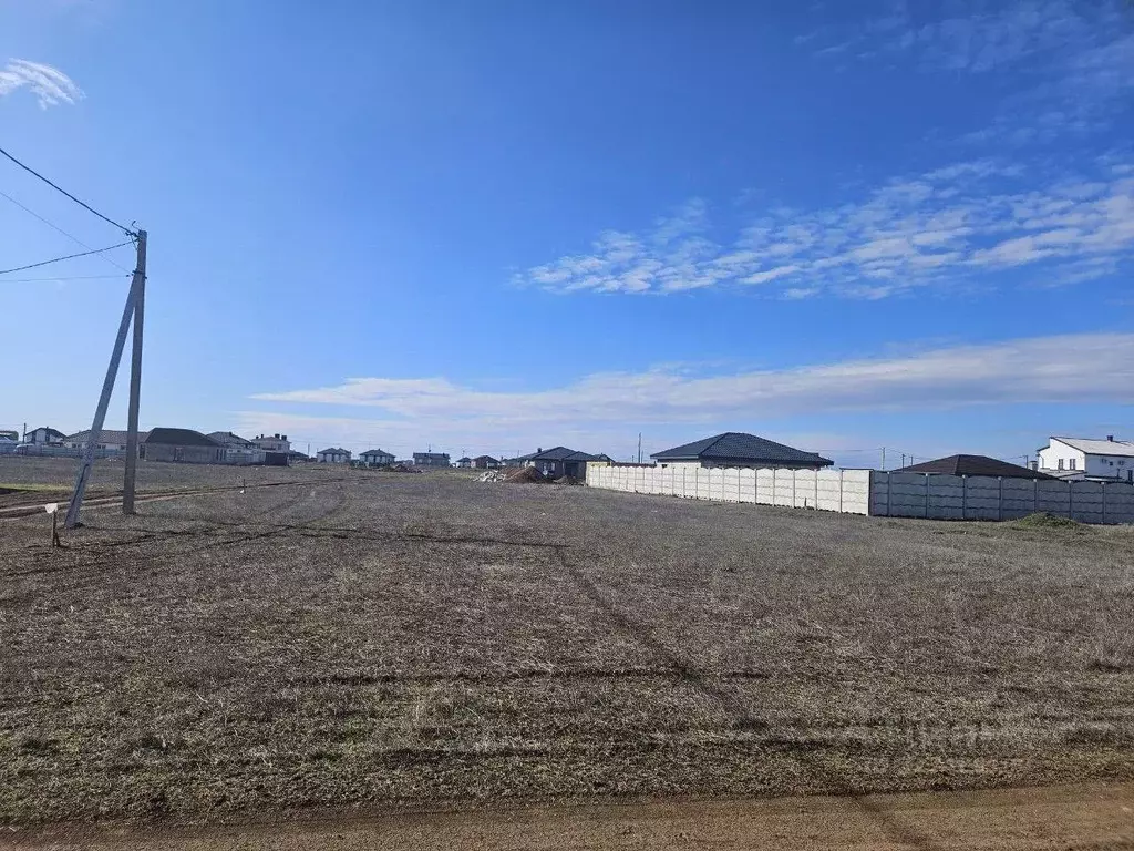 Участок в Крым, Сакский район, Уютненское с/пос ул. Луначарского (6.01 ... - Фото 1