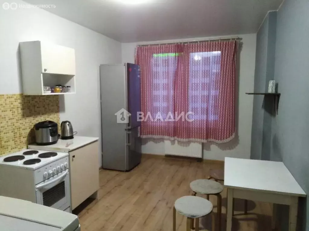 3-комнатная квартира: Санкт-Петербург, улица Крыленко, 1к1 (80.8 м) - Фото 0