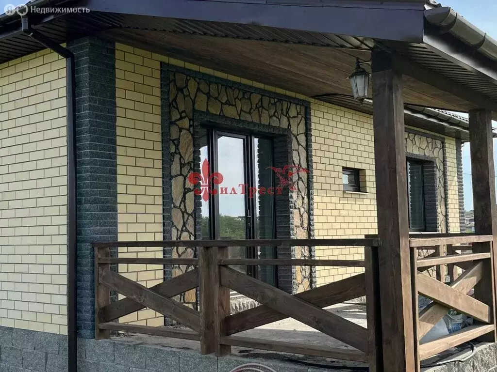 Дом в посёлок Майский, квартал Майский-80, Индустриальная улица, 80 ... - Фото 0