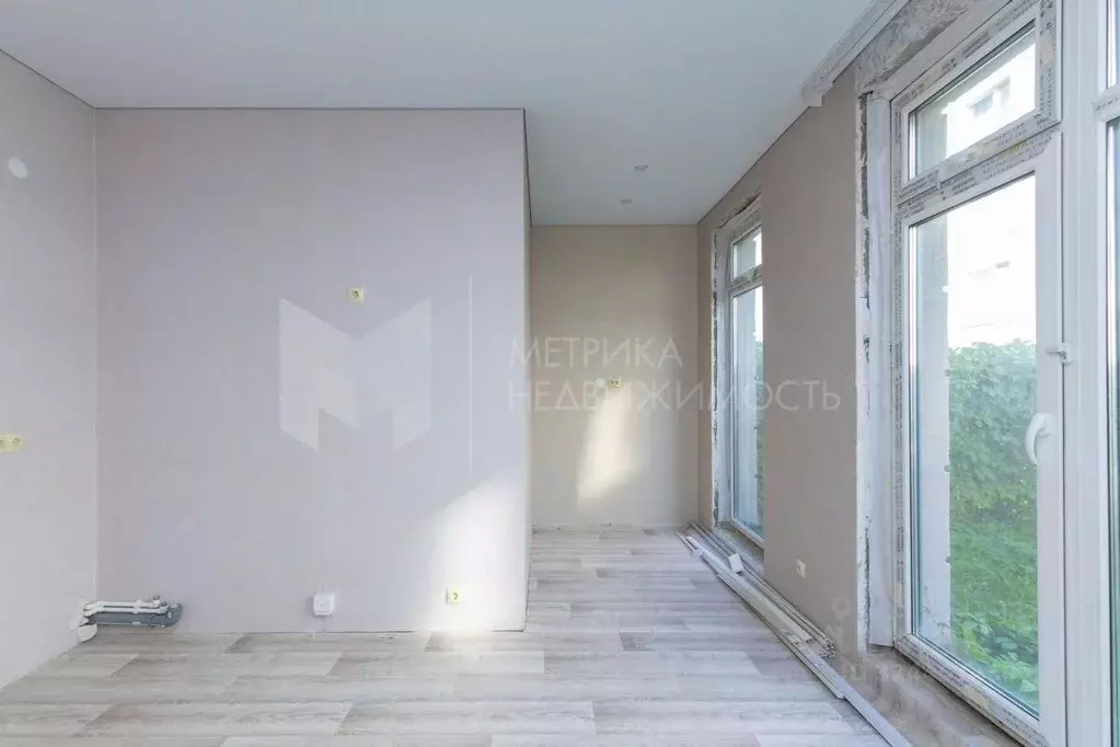 1-к кв. Тюменская область, Тюмень ул. Стройотрядовская, 12 (36.4 м) - Фото 1