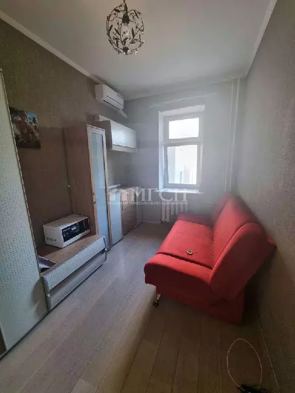 Продается комната в 5-комнатной квартире - Фото 1