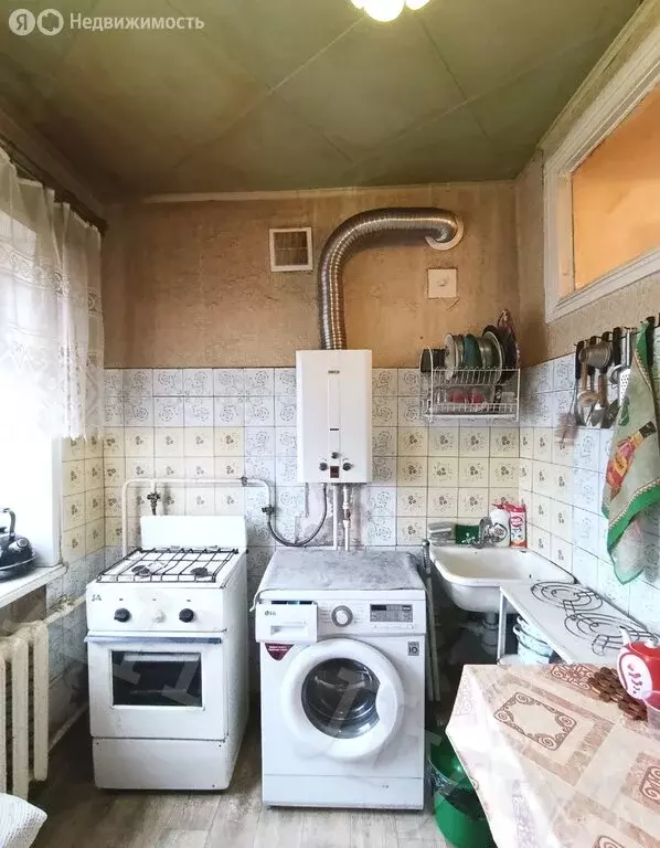 3-комнатная квартира: Будённовск, Октябрьская улица, 81 (49.6 м) - Фото 1