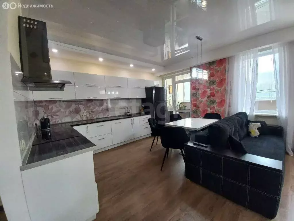 2-комнатная квартира: Алушта, Школьная улица, 19 (70.2 м) - Фото 2