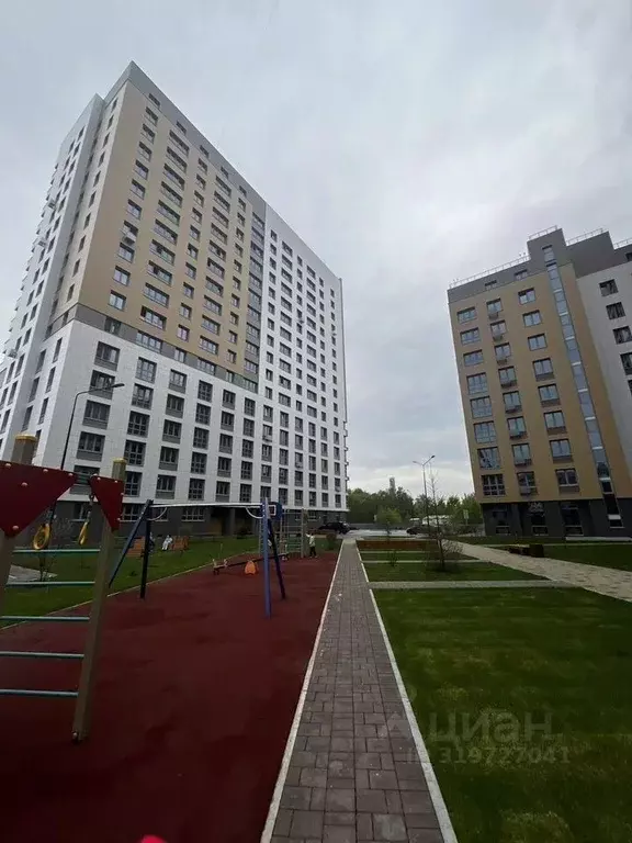 1-к кв. Омская область, Омск ул. 70 лет Октября, 3/6 (40.0 м) - Фото 1