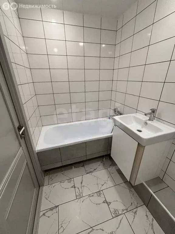 3-комнатная квартира: Саратов, 5-й Нагорный проезд, 7/15 (61 м) - Фото 1