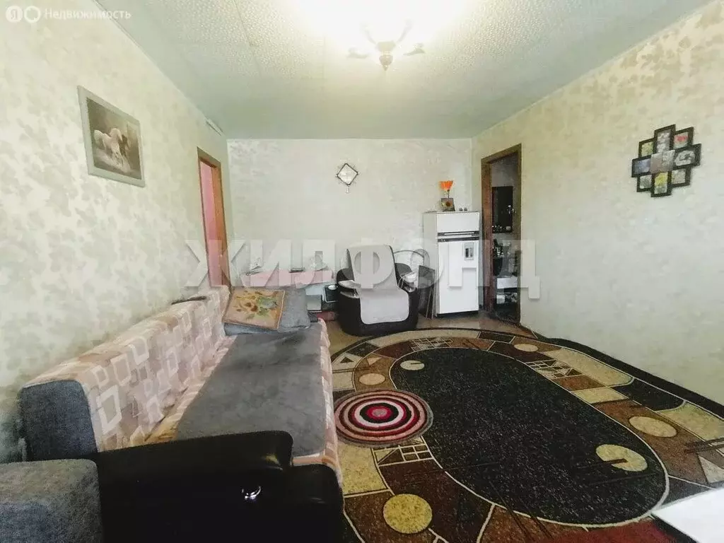 4-комнатная квартира: Кызыл, улица Кочетова, 97 (64.9 м) - Фото 1